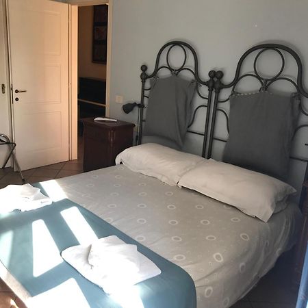 Numero 3 Hotel Cagliari Luaran gambar