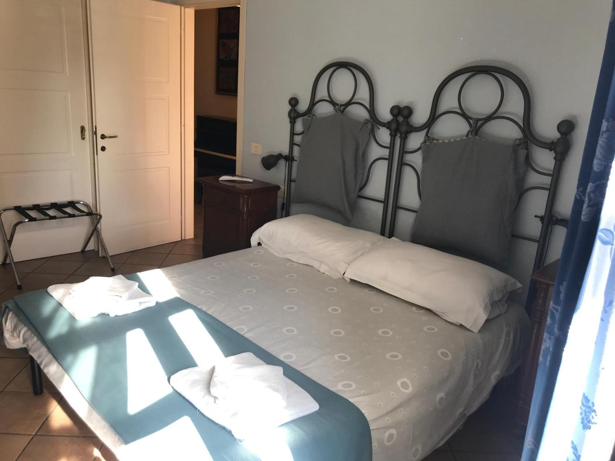 Numero 3 Hotel Cagliari Luaran gambar