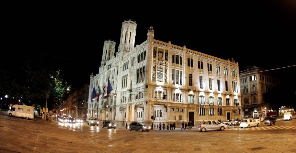 Numero 3 Hotel Cagliari Luaran gambar